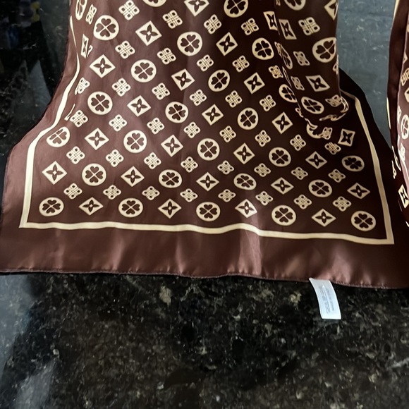 Italian Twilly scarf - Picture 4 of 8